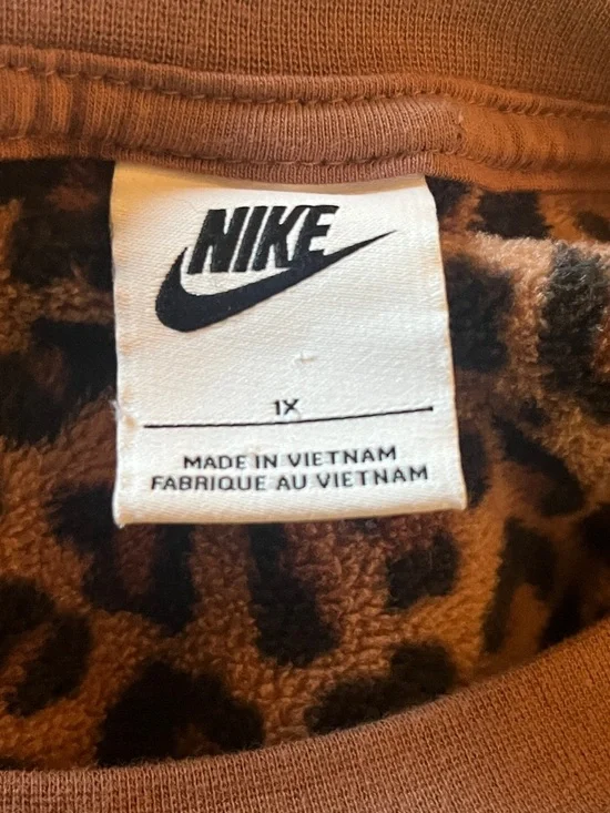 Nike Sportswear Phoenix Fleece Oversized Printed Crew-Neck Sweatshirt, size 1X - Picture 5 of 6